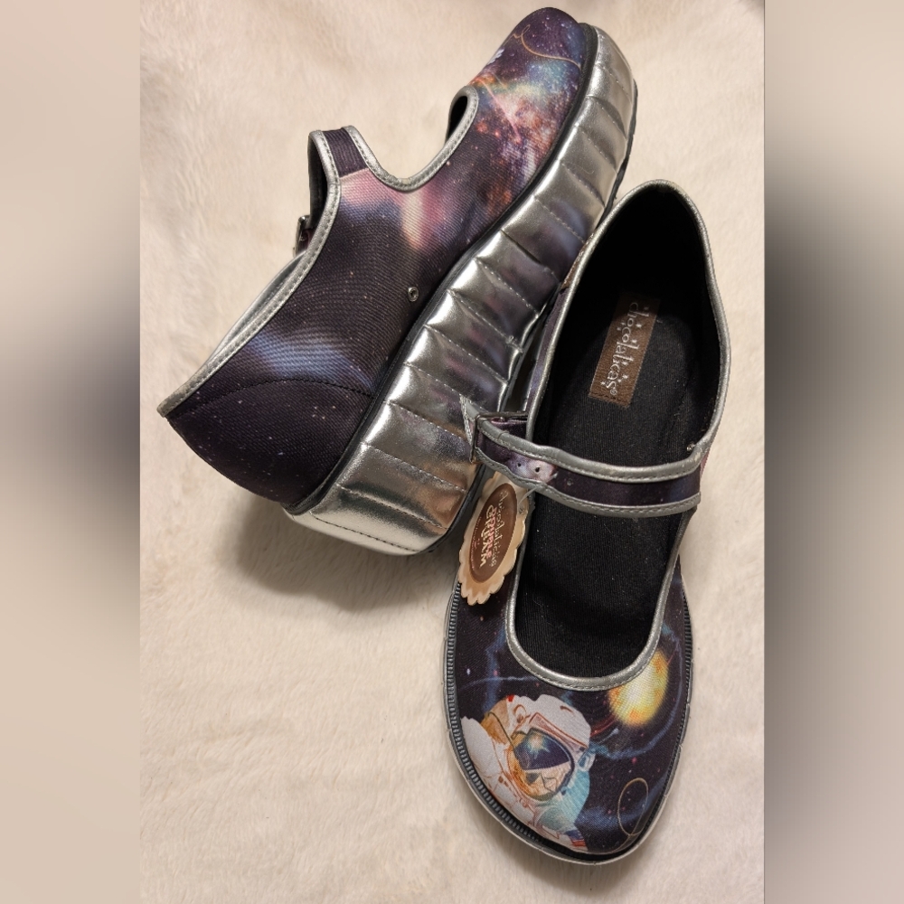Hot Chocolate Designs/Chocolaticas “Gravity” Mary Jane Quilted Platforms. Size 8